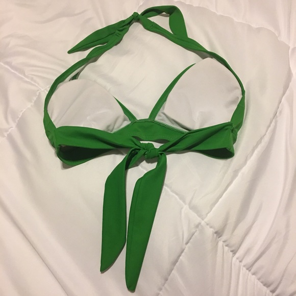 Red Camel Green Bikini - Picture 4 of 8